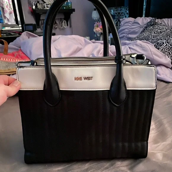 Nine west black and white purse new arrivals